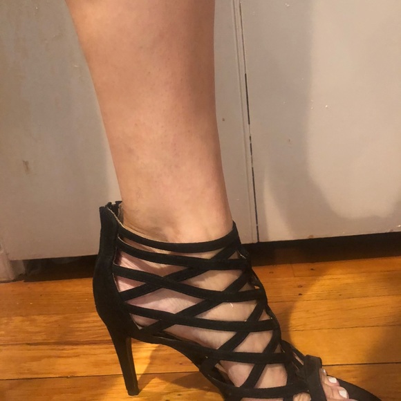 Black heels - Picture 5 of 6